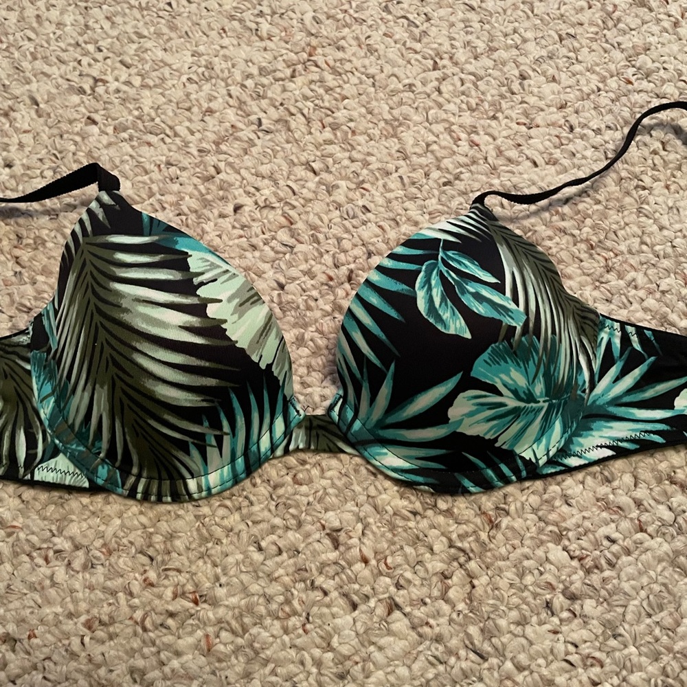 Victoria Secret Pink Wear-Everywhere Demi Bra, size 32B